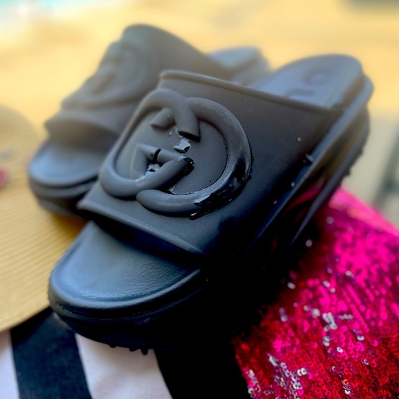 Gucci Shoes - GUCCI SLIDE | GG platform (size 37 ideal US 6.5). 📌BUY NOW ONLY!